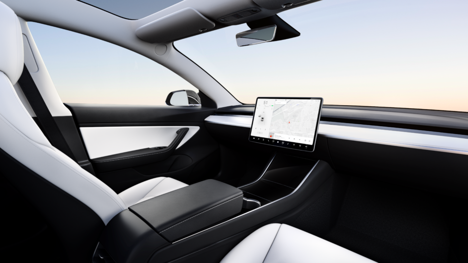Interior do Model 3, da Tesla: sem volante