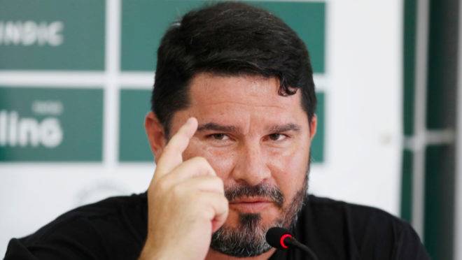 Barroca foi apresentado oficialmente no Coritiba nesta segunda-feira (6)