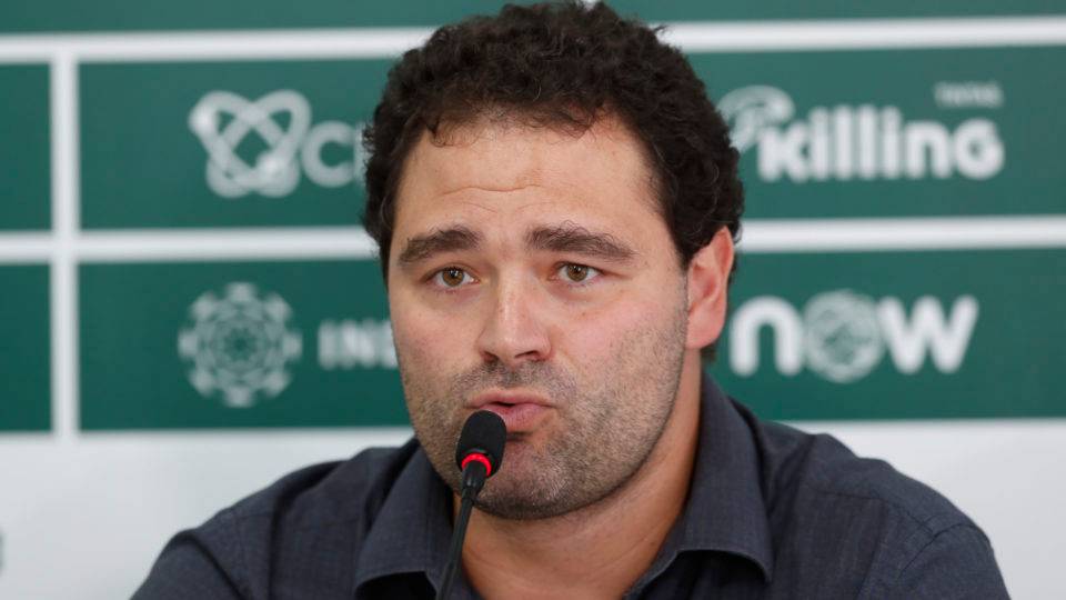 Coritiba não vai cortar salários durante pandemia; Athletico estuda medida Coritiba não vai cortar salários durante pandemia; Athletico estuda medida