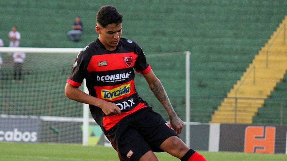 Coritiba contrata jovem zagueiro do Corinthians Coritiba contrata jovem zagueiro do Corinthians