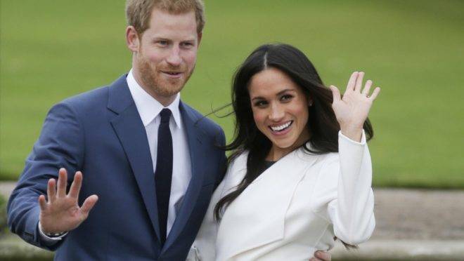 O príncipe Harry e sua esposa Meghan Markle em foto de novembro de 2017. O casal anunciou que vai se afastar de suas funções como membros da família real britânica