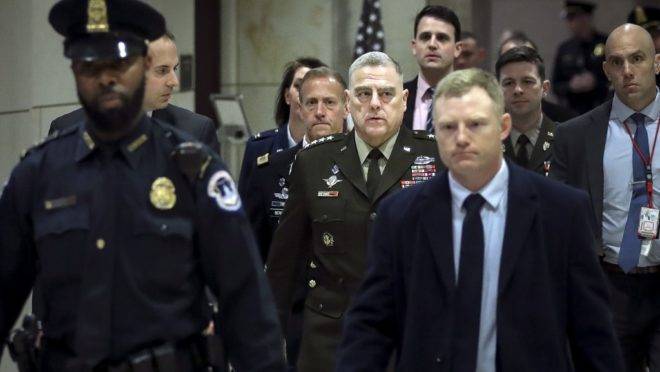 General Mark Milley, chefe das Forças Conjuntas dos EUA, após informar a Câmara dos Deputados sobre a situação do Irã, 8 de janeiro de 2020