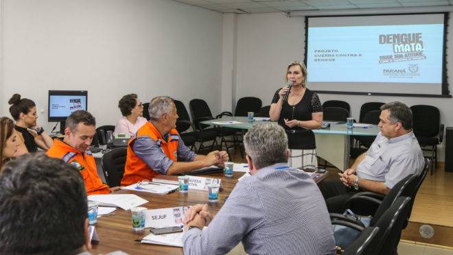 Primeira reunião do Comitê Intersetorial do Controle da Dengue no Paraná, em janeiro de 2020: cenário preocupante.