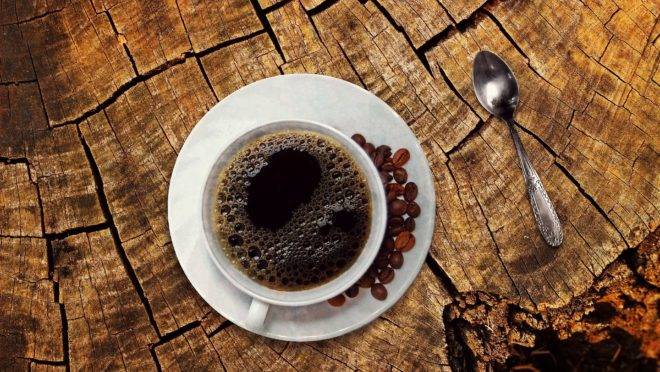 Ao redor do mundo, mais de dois bilhões de xícaras de café são bebidas diariamente e mais de 125 estão envolvidas com a indústria do café.