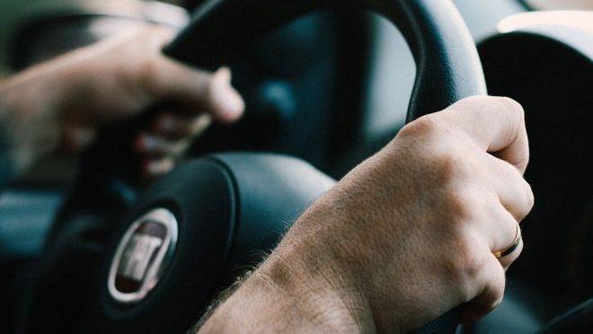 Motoristas da Fiat e da Chrysler poderá pedir McDonalds no painel do carro. Foto: Pexels/Pixabay