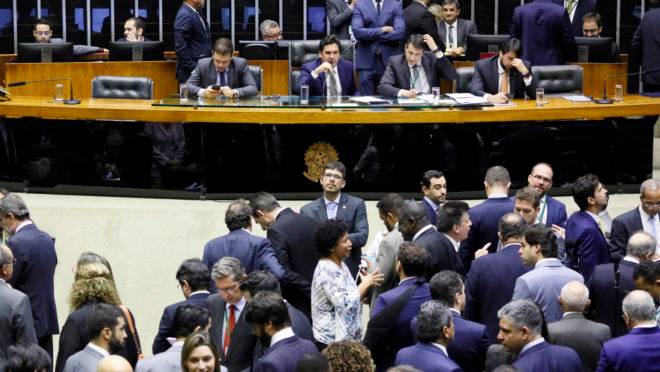 Velha política: líderes dos partidos em 2020 na Câmara dos Deputados