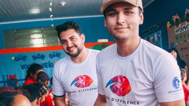 Gabriel venceu um câncer e abriu um e-commerce de relógios que reverte parte do valor recebido para instituições que apoiam causas sociais