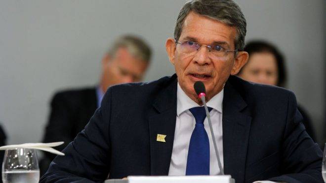 O general Joaquim Silva e Luna, diretor-geral de Itaipu.