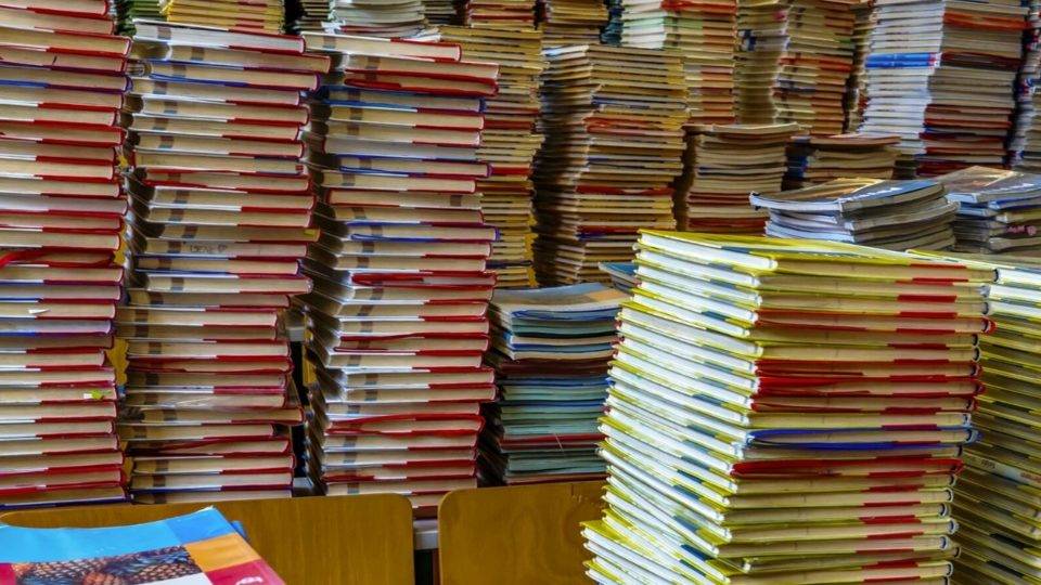 Quase 3 milhões de livros didáticos nunca utilizados podem ir pro lixo Imagem ilustrativa