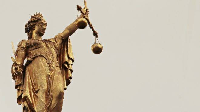 Uma decisão de um tribunal francês sobre o assassinato de Sarah Halimi por um usuário de drogas pode criar um precedente assustador.
