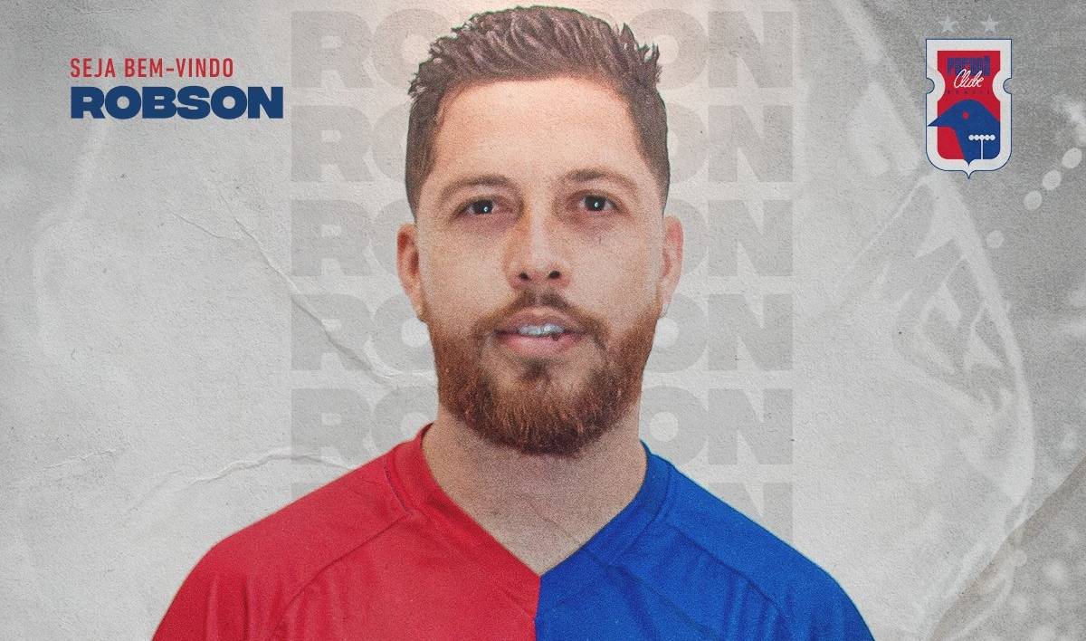 Meia-atacante Robson