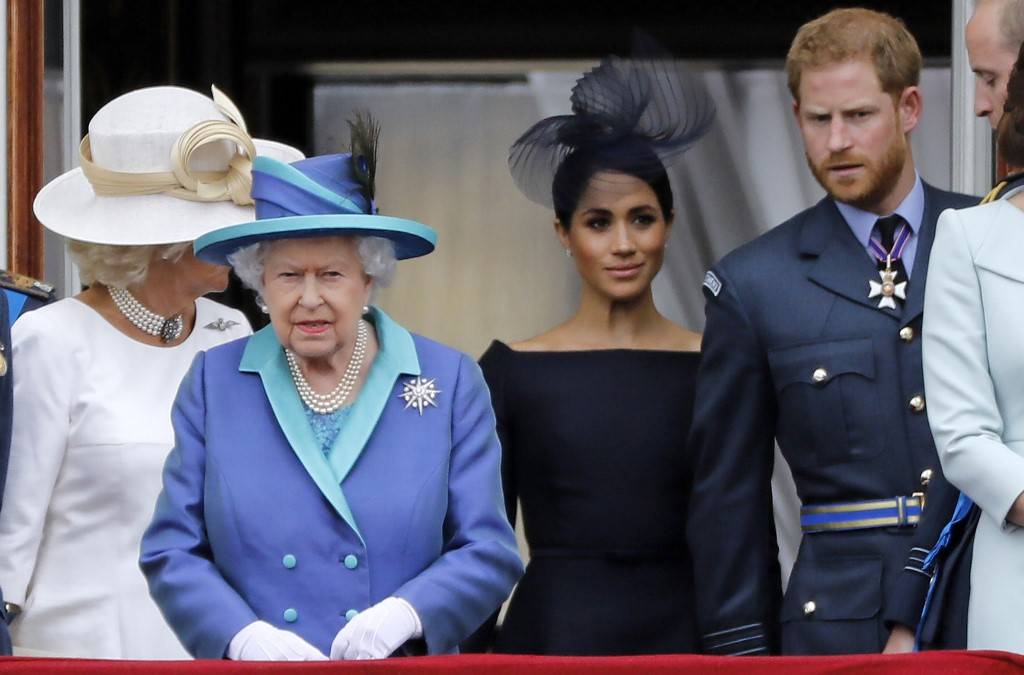 Reino Unido: em comunicado, Rainha Elizabeth afirma que respeita decisão do neto Harry e da esposa Meghan