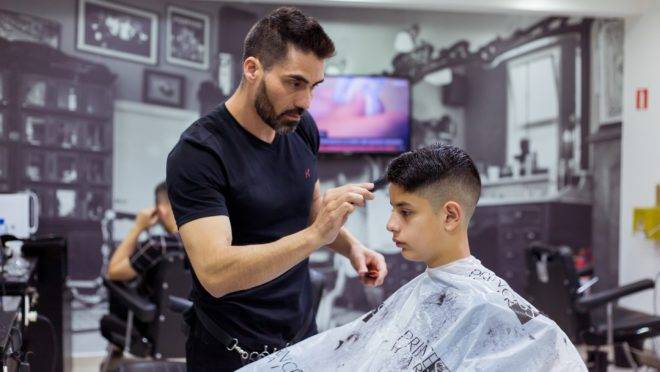 Serviço de cabeleireiro e barbearia, são outras opções oferecidas no shopping São José