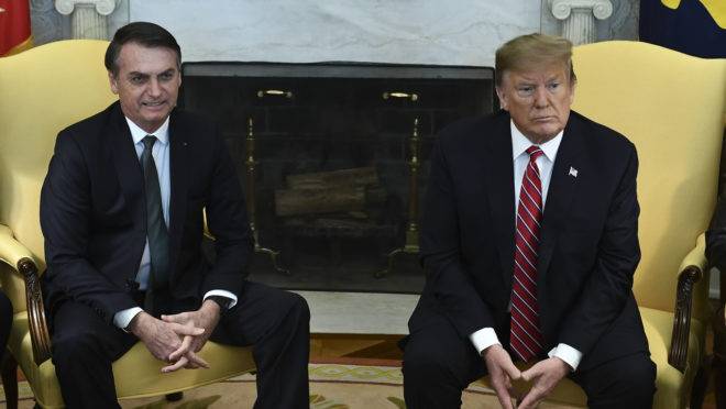 O presidente norte-americano, Donald Trump, já fez vários alertas a outros países sobre os riscos da adoção de tecnologia chinesa para suas infraestruturas 5G.
