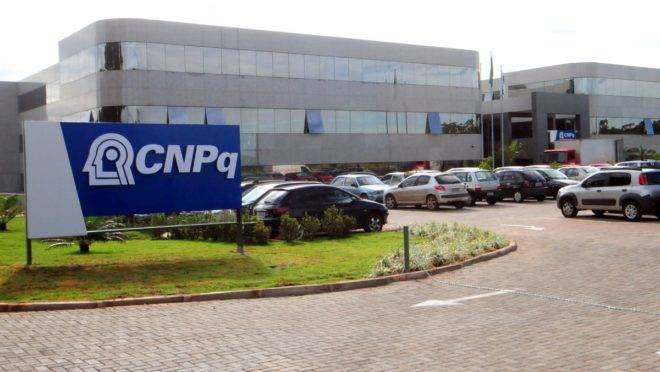 O CNPq foi alvo de auditoria por parte da Controladoria-Geral da União (CGU) que publicou, em setembro de 2018, um relatório em que apontou a necessidade de maior “integridade” na função principal da agência, que é a concessão de bolsas.