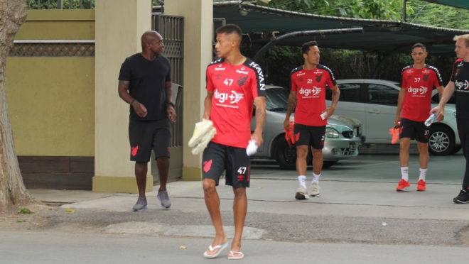 Dorival quer usar os amistosos para dar ritmo ao elenco