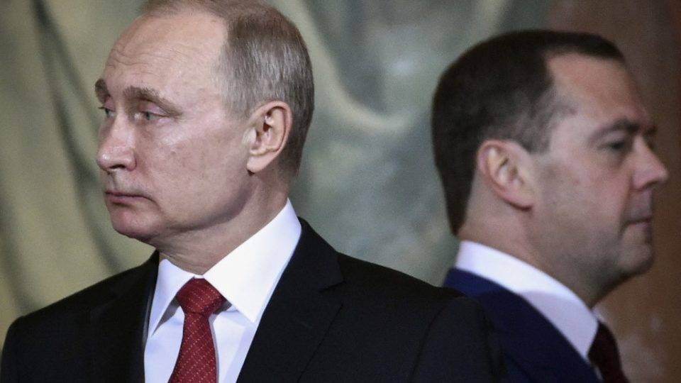 Vamos fazer exatamente o que Putin deseja O presidente da Russia, Vladimir Putin, e o então primeiro-ministro Dmitri Medvedev em Moscou, abril de 2018