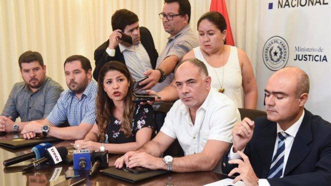 Entrevista coletiva da ministra da Justiça do Paraguai, Cecilia Pérez, após a fuga de 75 detentos na Penitenciária de Pedro Juan Caballero.