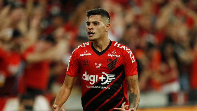 Bruno Guimarães dificilmente fica no Athletico em 2020