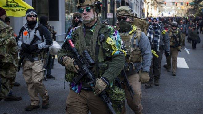 Ativistas pró-armas participam de manifestação em Richmond, no estado americano da Virginia, 20 de janeiro de 2020