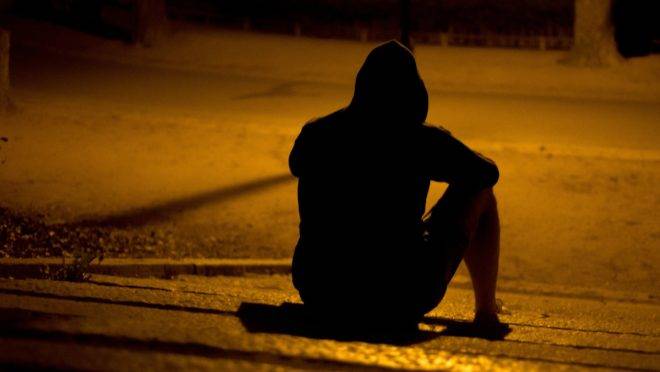 Solitários e desprovidos dos valores "burgueses", os jovens norte-americanos têm hoje as maiores taxas de suicídio e depressão da história.