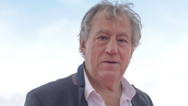 De acordo com o agente de Terry Jones, a família disse que o ator morreu "após uma longa, extrema mas sempre bem humorada batalha". Ele sofria de demência.