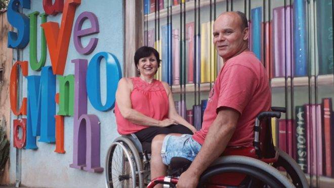 A telefonista Sônia Maria Soranzo, de 60 anos, e o aposentado Jeferson Andrade, de 55, são os criadores do Projeto Suave Caminho.