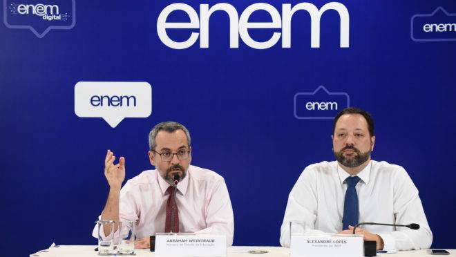 Ministro anuncia resultado do Enem 2019.