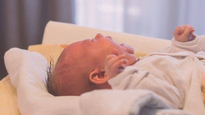 Uso de probiótico reduz tempo de choro em bebês com cólicas