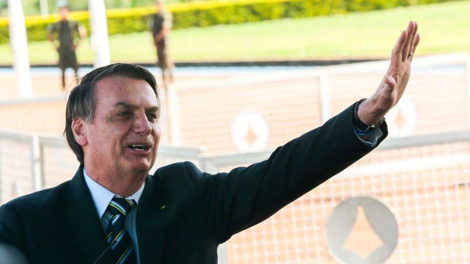 “Em todo local tá morrendo gente. Aqui virou guerra contra o presidente”, diz Bolsonaro jair-bolsonaro-presidente