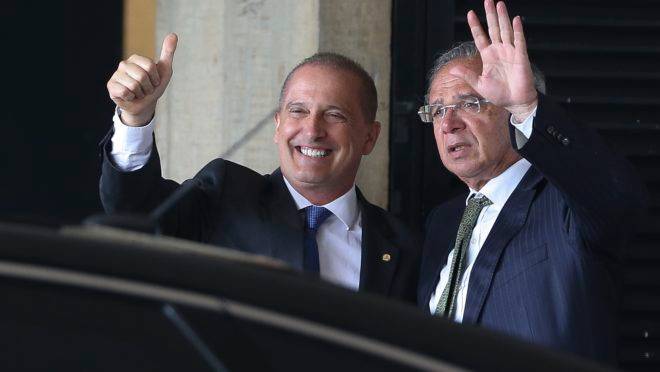 Ministro da Casa Civil, Onyx Lorenzoni, e o da Economia, Paulo Guedes.