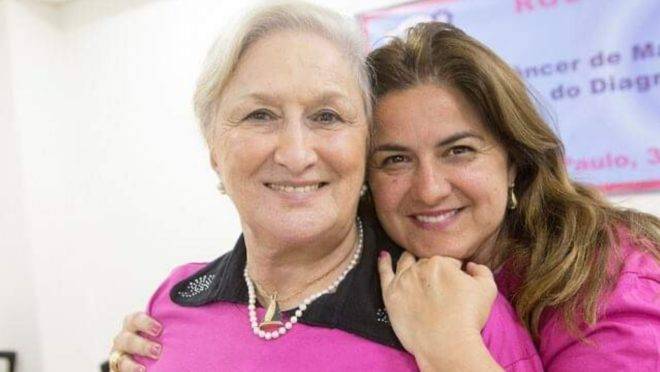 Ela criou uma ONG para ensinar voluntários a cuidar de pacientes com câncer de mama