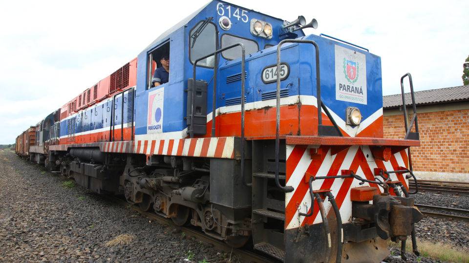 Acordo com a Rumo e novo estudo aumentam capacidade ferroviária do Paraná Trecho ferroviário administrado pela Ferroeste, em Guarapuava.