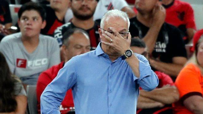 Dorival comandou seu primeiro jogo oficial pelo Athletico