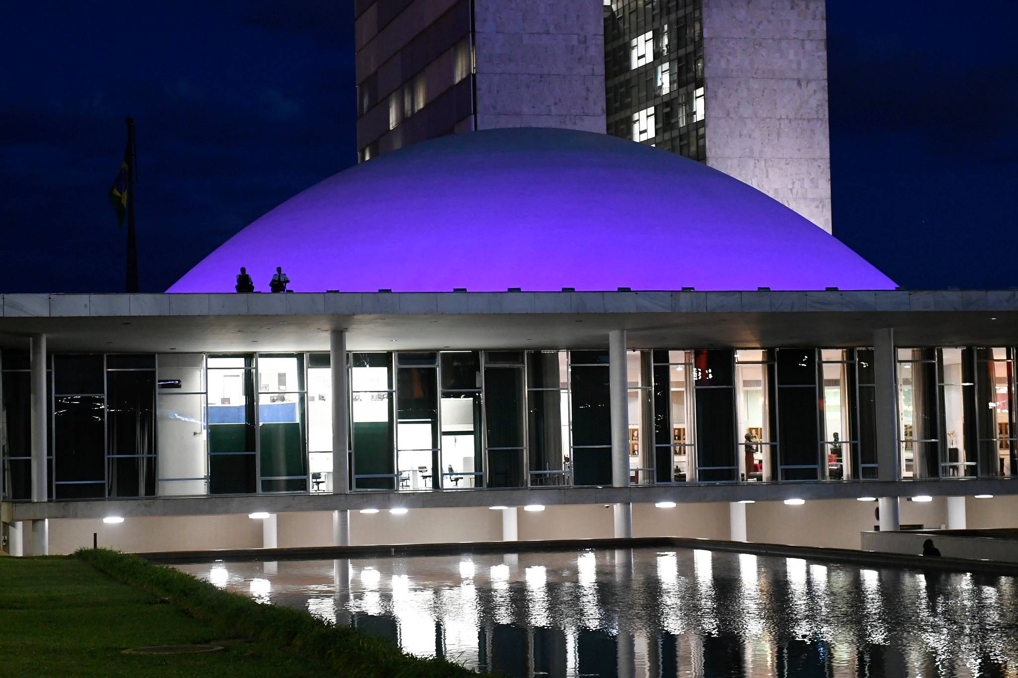 Trabalhamos cinco meses por ano para pagar imposto. Ter bons serviços públicos é o mínimo