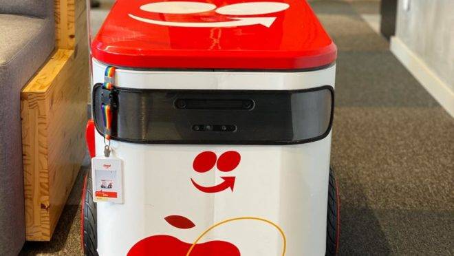 Chamado de ADA, O robô do iFood está em testes na sede da startup em Osasco (SP). Foto: Reprodução/LinkedIn