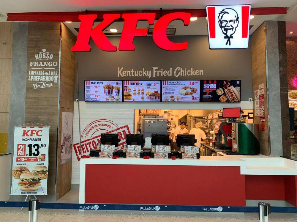 Ainda em ritmo de expansão fora de São Paulo, o KFC inaugurou a primeira unidade no Sul do país em outubro, no Shopping Palladium de Curitiba. Foto: divulgação. Ainda em ritmo de expansão fora de São Paulo, o KFC inaugurou a primeira unidade no Sul do país em outubro, no Shopping Palladium de Curitiba. Foto: divulgação.