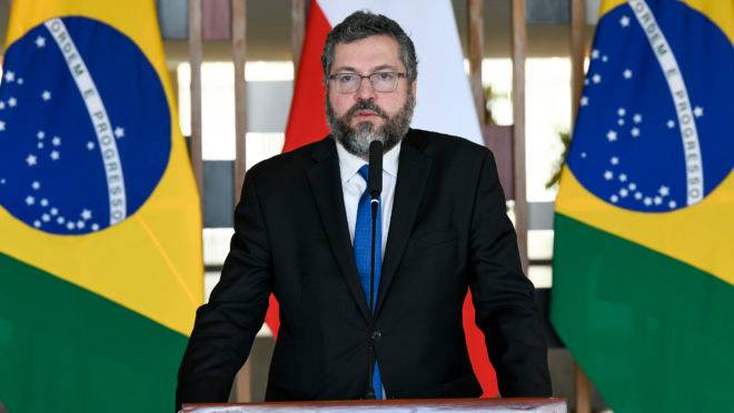 O ministro das Relações Exteriores, Ernesto Araújo, discursou nesta terça-feira (4) na abertura do Processo de Varsóvia, reunião internacional para discutir a paz no Oriente Médio.