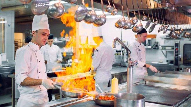 Já são pelo menos três serviços de cozinhas compartilhadas que operam no Brasil, e mais dois devem chegar nos próximos anos. Foto: Bigstock.