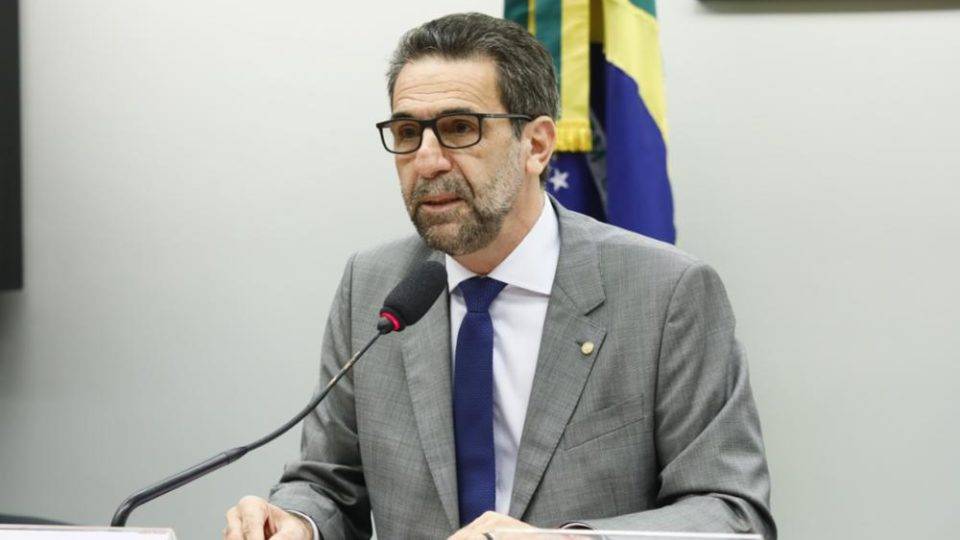 Novo líder do PT, deputado do Paraná acredita em aliança de oposição nas eleições Deputado federal Enio Verri (PT-PR), líder do PT na Câmara.
