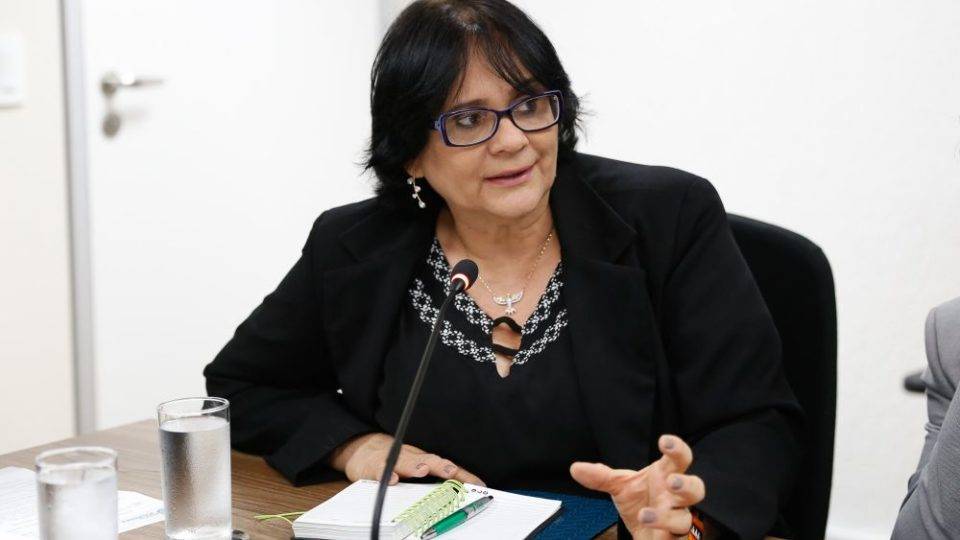 Damares quer incluir a temática da pessoa idosa nos currículos escolares A ministra Damares Alves.