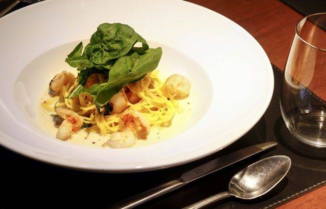 O tagliolini com creme de limão siciliano é feito com creme de leite. Foto: André Rodrigues/ Gazeta do Povo O tagliolini com creme de limão siciliano é feito com creme de leite. Foto: André Rodrigues/ Gazeta do Povo