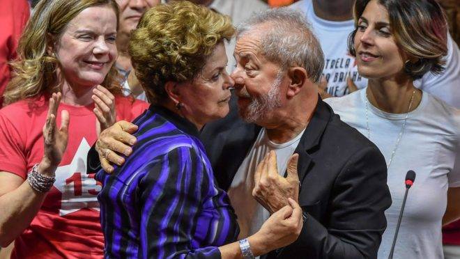 Comportamento da esquerda na festa de 40 anos do PT é atentado contra a democracia.