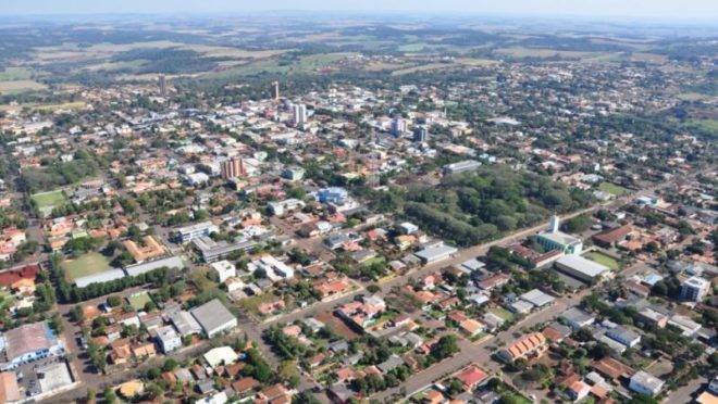 O município fica no extremo oeste do estado e tem cerca de 52 mil habitantes