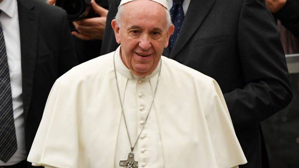 Em livro, papa Francisco critica a teoria de gênero e defende o celibato Em livro publicado nesta quarta-feira, o papa Francisco critica a ideologia de gênero.