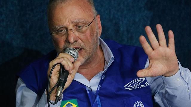 Ex-presidente da Cedae abandona audiência sobre crise da água no Rio; vídeo Hélio Cabral, ex-presidente da Cedae