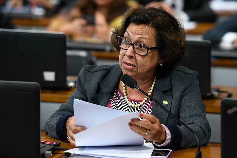 Em pronunciamento, à bancada, deputada Lídice da Mata (PSB-BA).