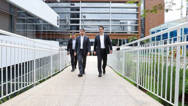 O governador Carlos Massa Ratinho Junior e o presidente da Agência Brasileira de Desenvolvimento Industrial (ABDI), Igor Calvet