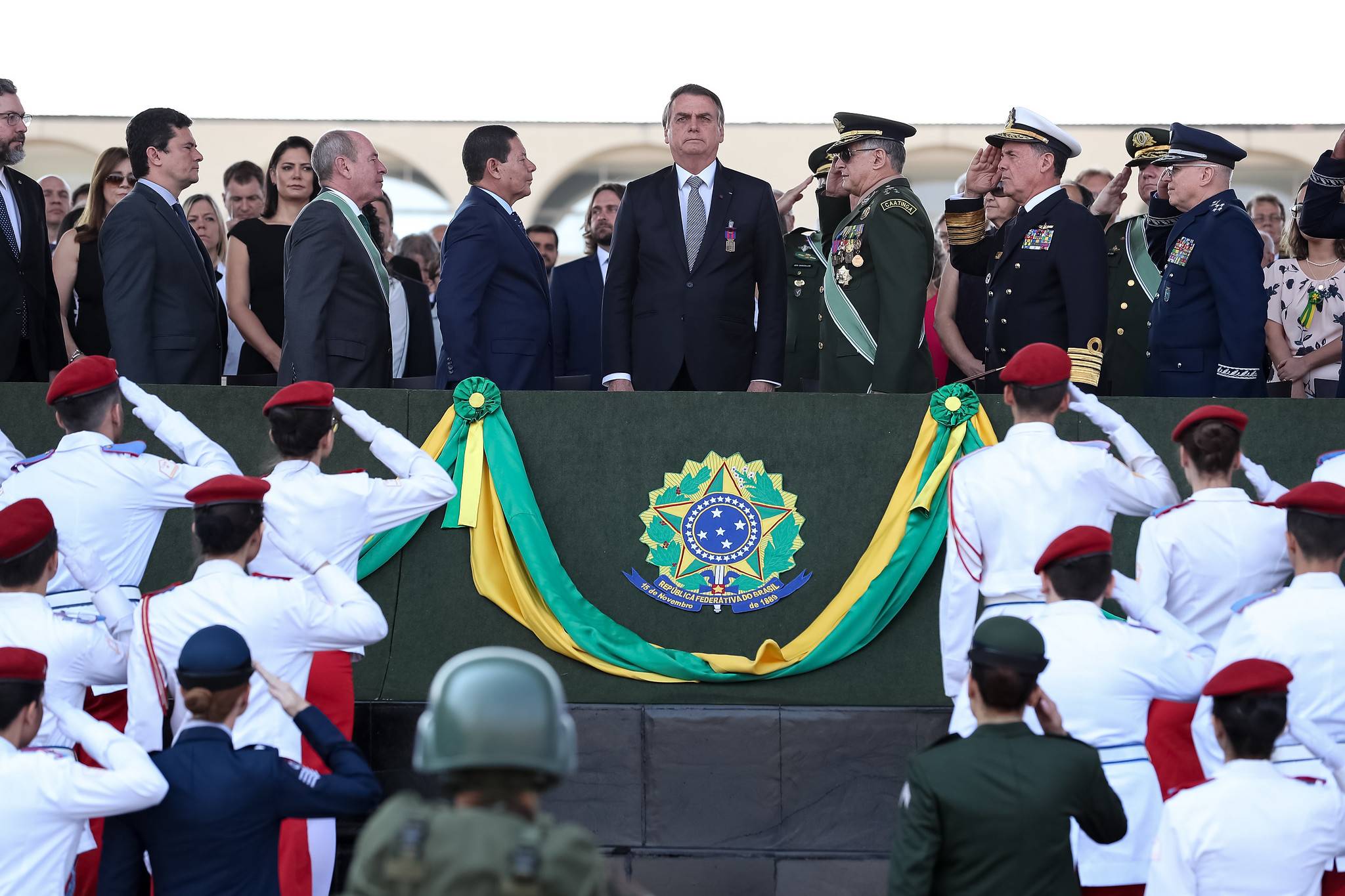 Presidente Jair Bolsonaro deu mais poder aos generais ao mudar comando da Casa Civil.