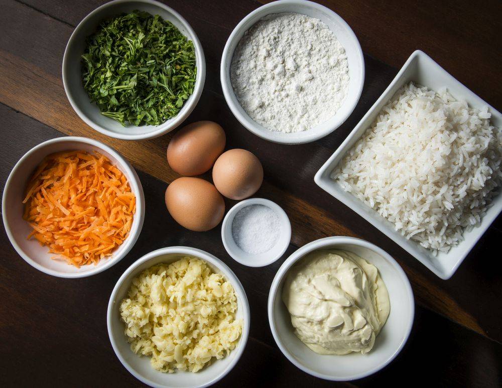 Todos os ingredientes utilizados no preparo devem ser registrados na ficha técnica, até mesmo pequenas pitadas de sal. Foto: Letícia Akemi/Gazeta do Povo. Todos os ingredientes utilizados no preparo devem ser registrados na ficha técnica, até mesmo pequenas pitadas de sal. Foto: Letícia Akemi/Gazeta do Povo.